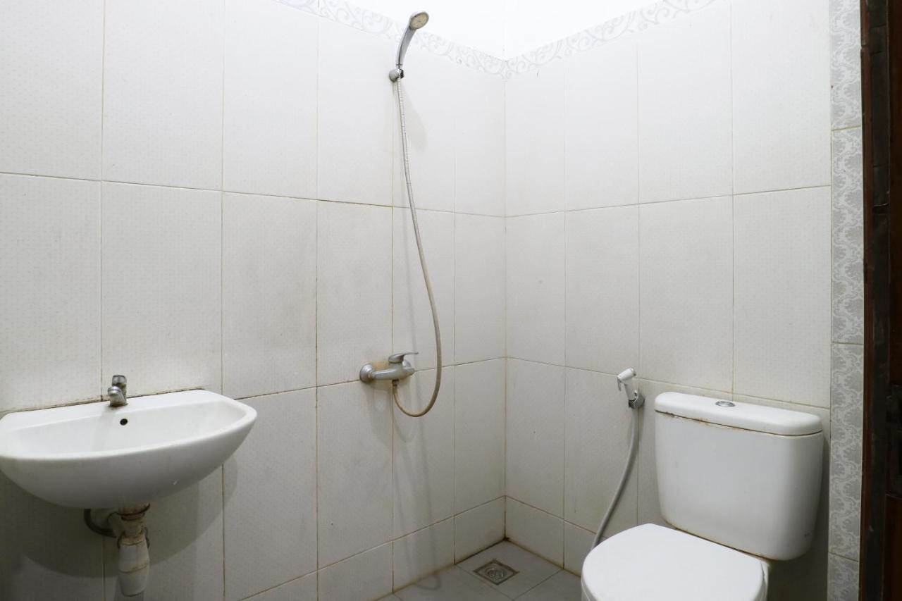 Kartika Syariah Homestay By Stayku Surabaya Ngoại thất bức ảnh