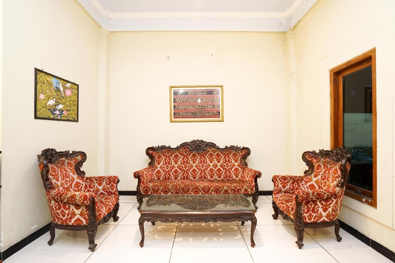 Kartika Syariah Homestay By Stayku Surabaya Ngoại thất bức ảnh
