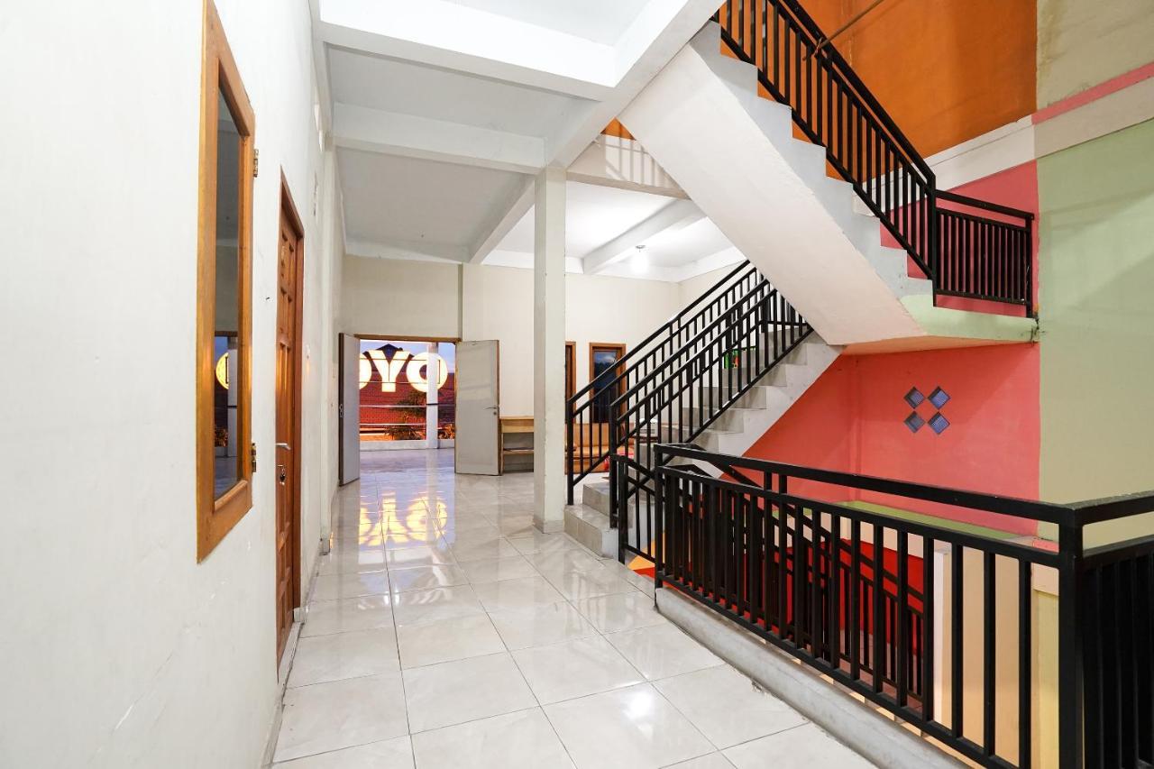 Kartika Syariah Homestay By Stayku Surabaya Ngoại thất bức ảnh