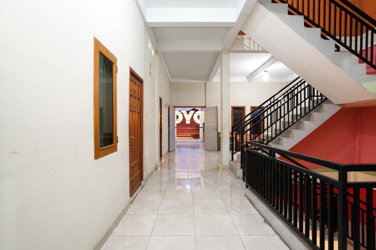 Kartika Syariah Homestay By Stayku Surabaya Ngoại thất bức ảnh
