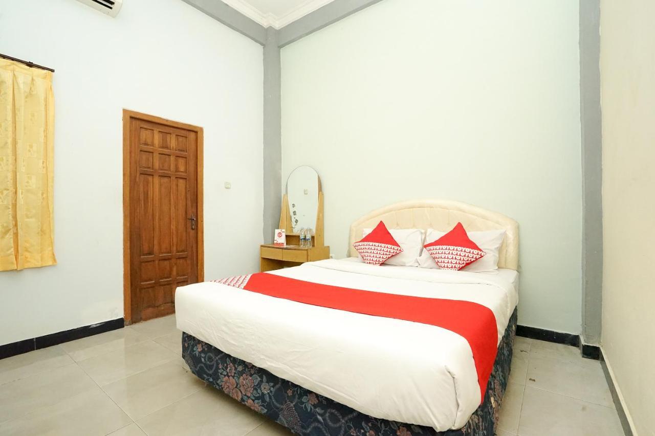 Kartika Syariah Homestay By Stayku Surabaya Ngoại thất bức ảnh