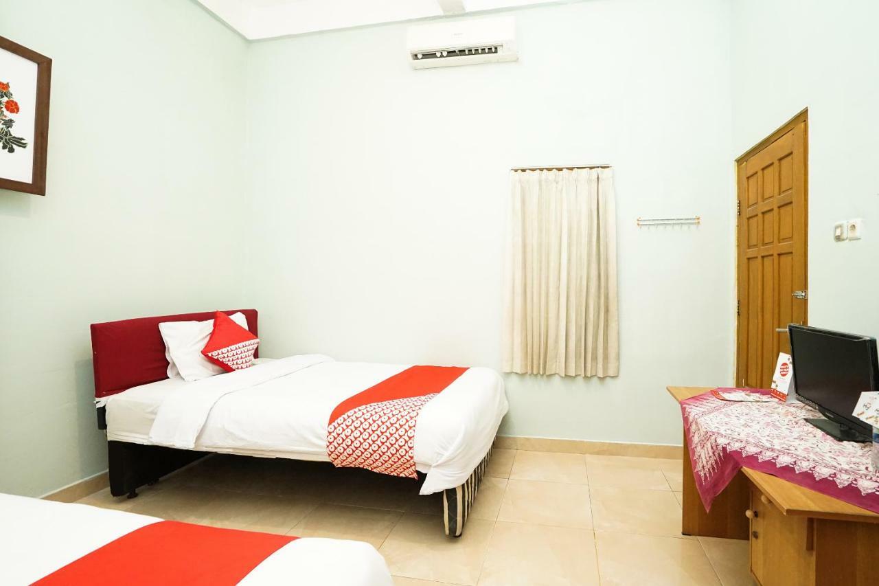 Kartika Syariah Homestay By Stayku Surabaya Ngoại thất bức ảnh
